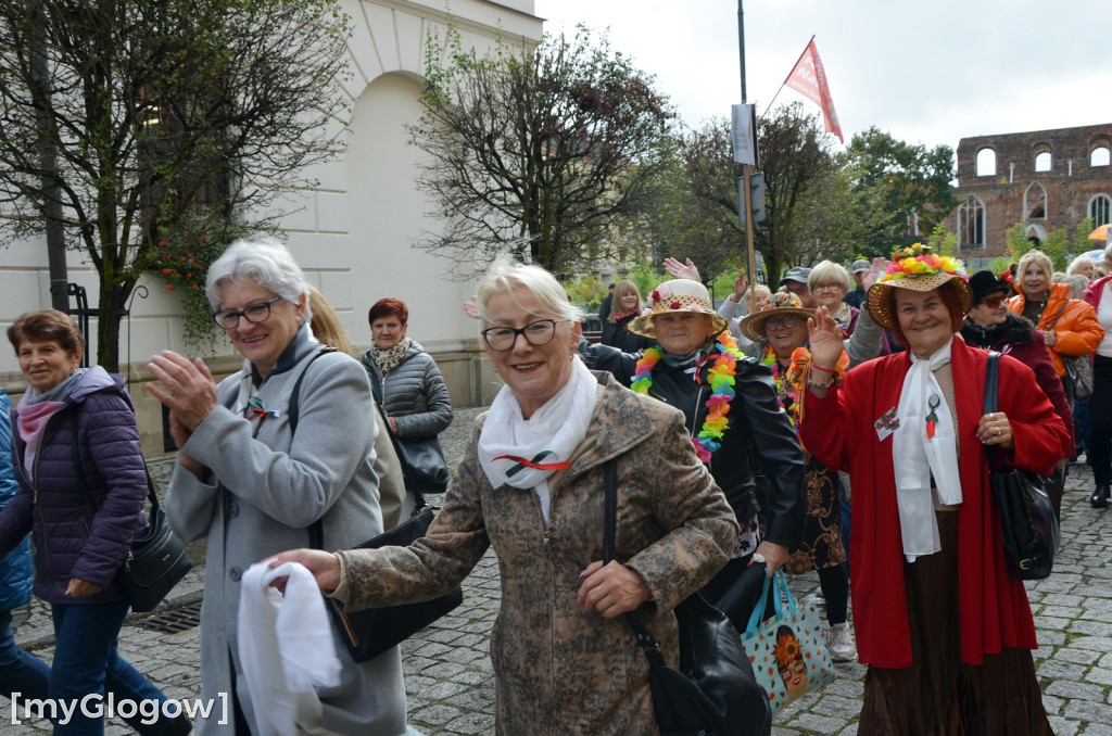 Korowód seniorów w Głogowie