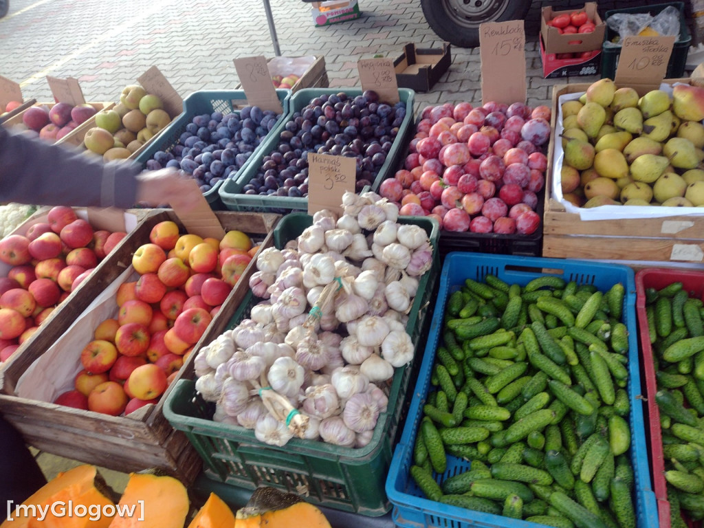 Ceny warzyw i owoców na targu w Głogowie