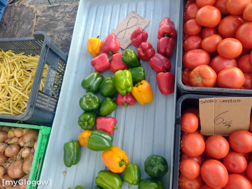 Ceny warzyw i owoców na targu w Głogowie