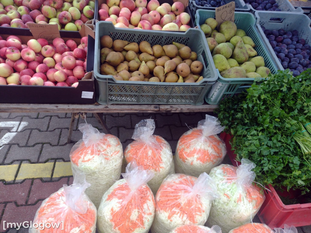 Ceny warzyw i owoców na targu w Głogowie
