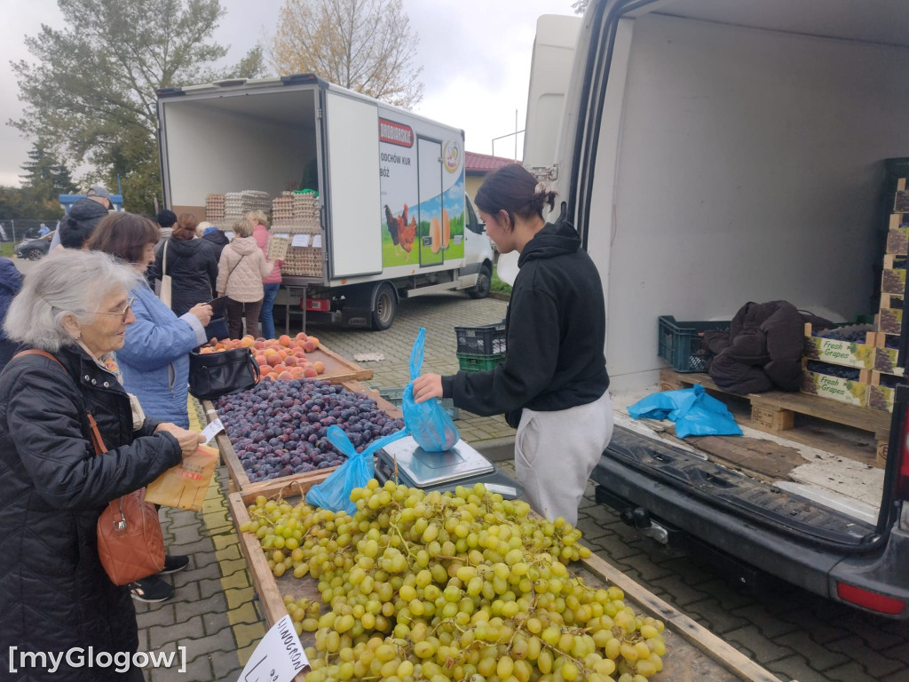 Ceny warzyw i owoców na targu w Głogowie