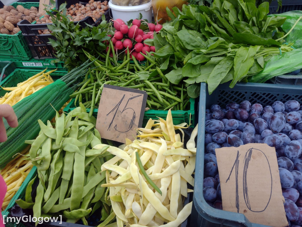 Ceny warzyw i owoców na targu w Głogowie