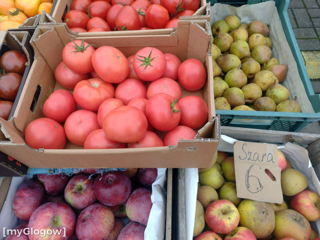 Ceny warzyw i owoców na targu w Głogowie