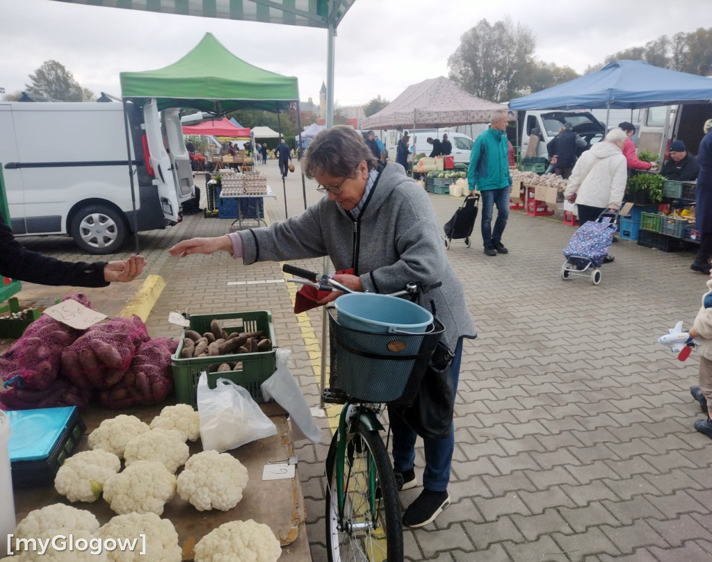 Ceny warzyw i owoców na targu w Głogowie