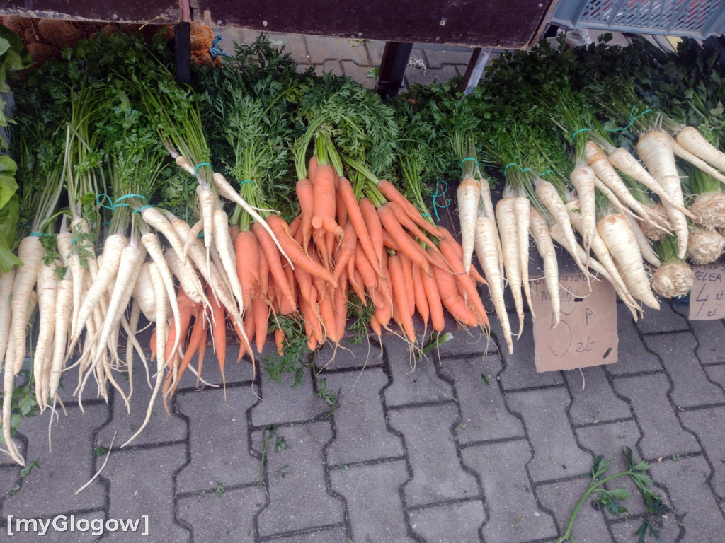 Ceny warzyw i owoców na targu w Głogowie