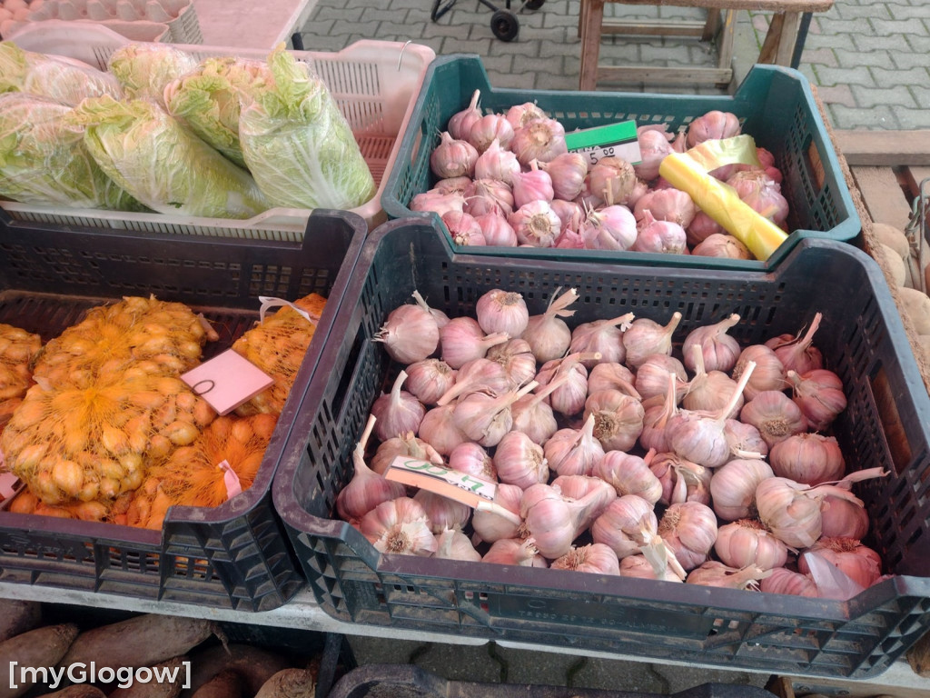 Ceny warzyw i owoców na targu w Głogowie