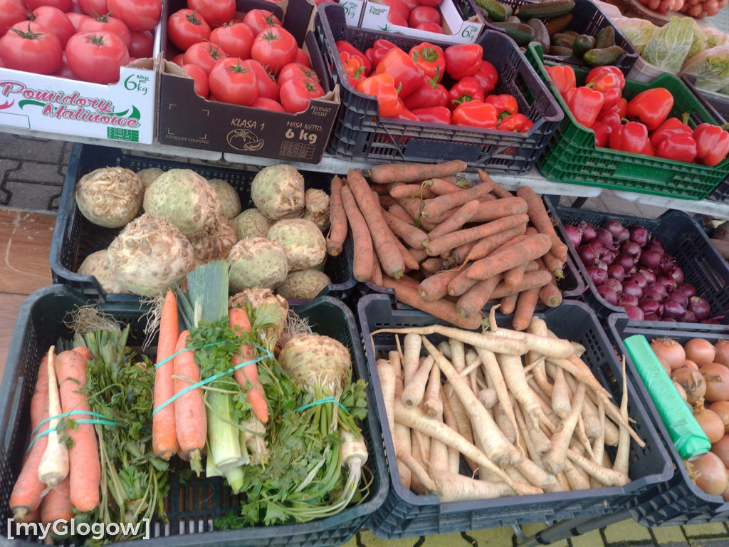 Ceny warzyw i owoców na targu w Głogowie