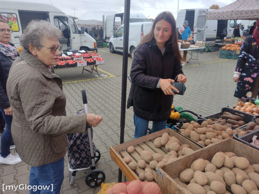 Ceny warzyw i owoców na targu w Głogowie