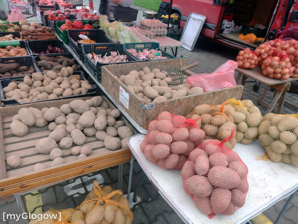 Ceny warzyw i owoców na targu w Głogowie