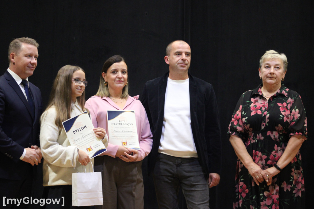 Zdolni uczniowie nagrodzeni za naukę i zachowanie