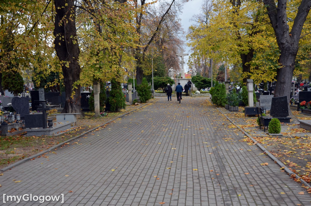 Przygotowania na cmentarzu przy ul. Legnickiej