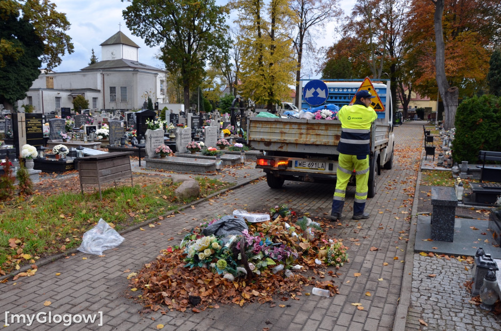 Przygotowania na cmentarzu przy ul. Legnickiej