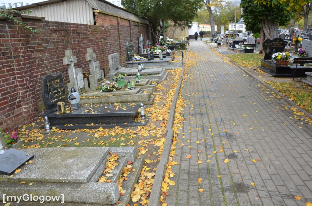 Przygotowania na cmentarzu przy ul. Legnickiej