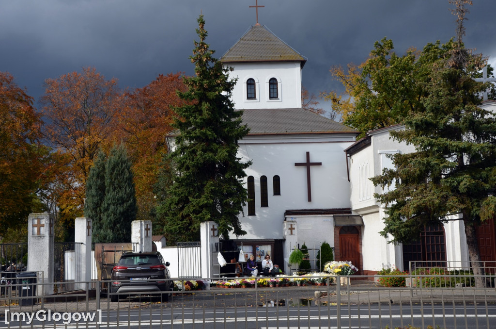 Przygotowania na cmentarzu przy ul. Legnickiej