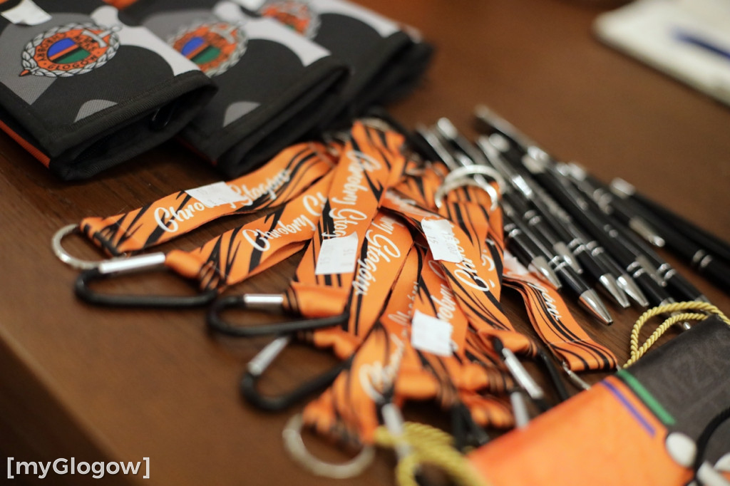 Piłkarze Chrobrego Głogów rozdawali autografy