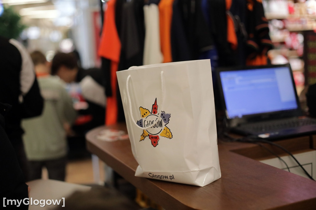 Piłkarze Chrobrego Głogów rozdawali autografy