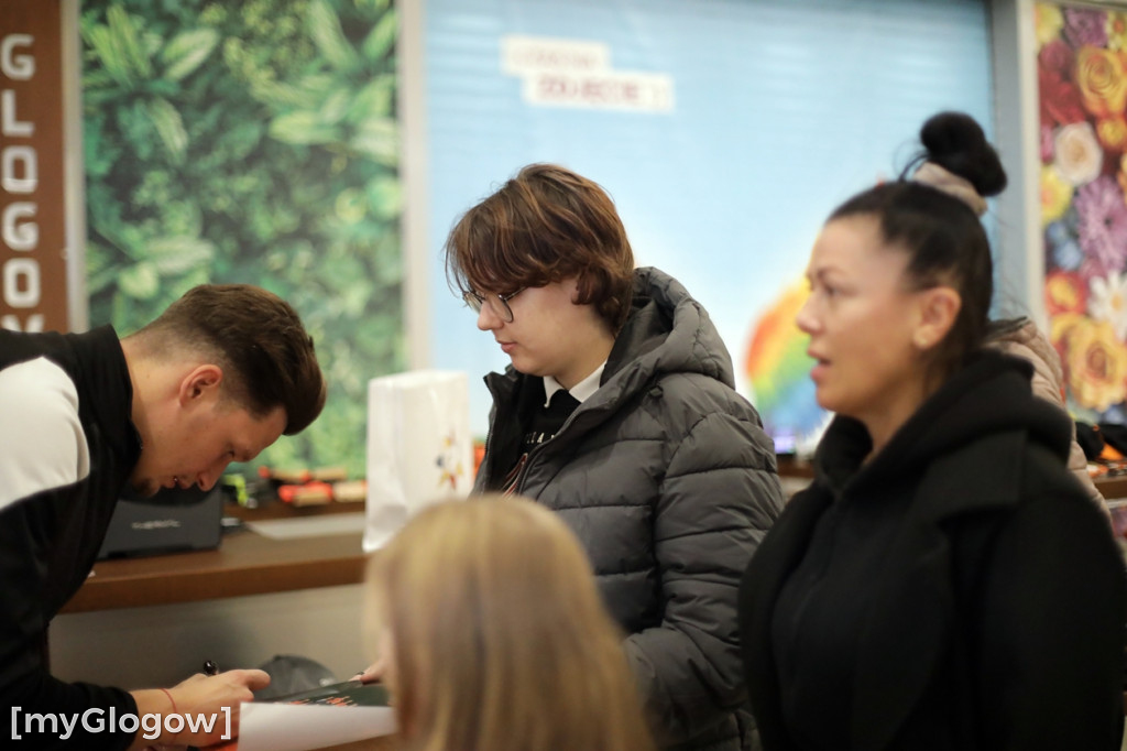 Piłkarze Chrobrego Głogów rozdawali autografy