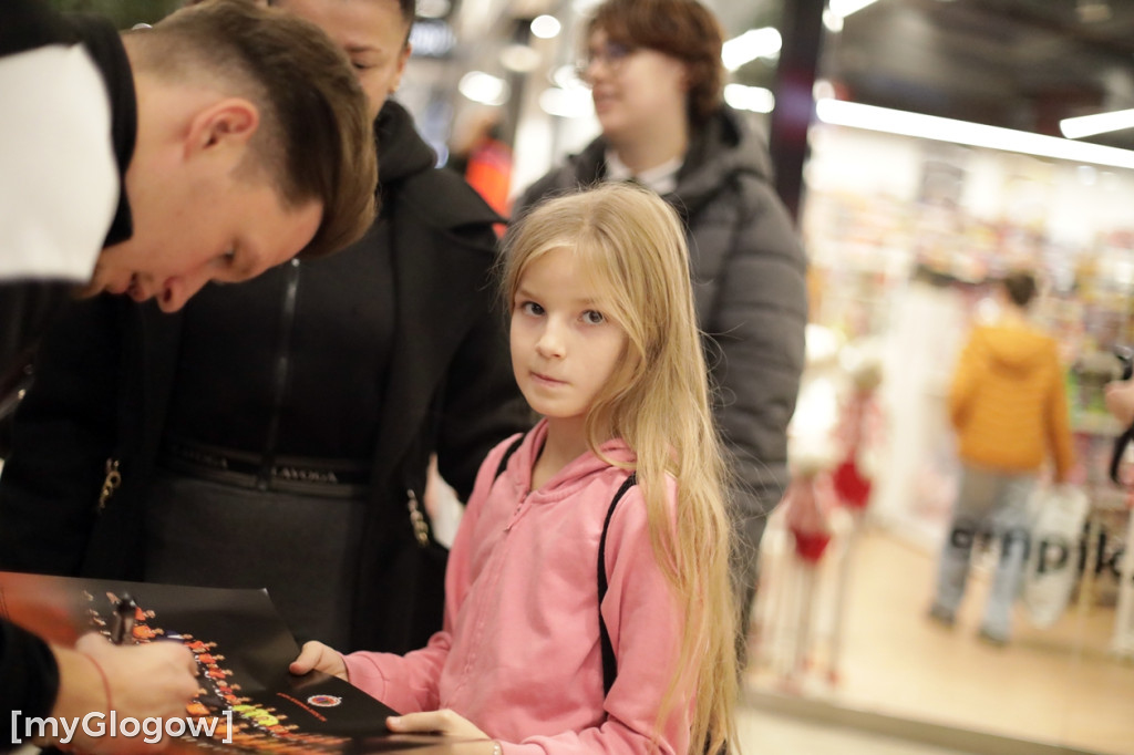 Piłkarze Chrobrego Głogów rozdawali autografy