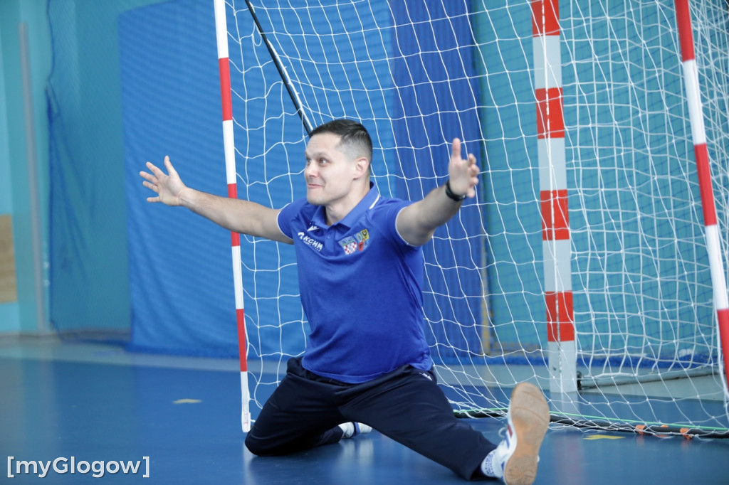 Uczniowie trenowali ze szczypiornistami