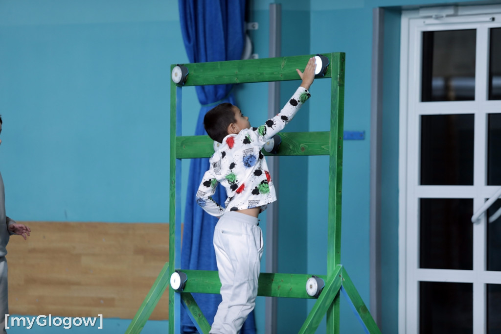 Uczniowie trenowali ze szczypiornistami