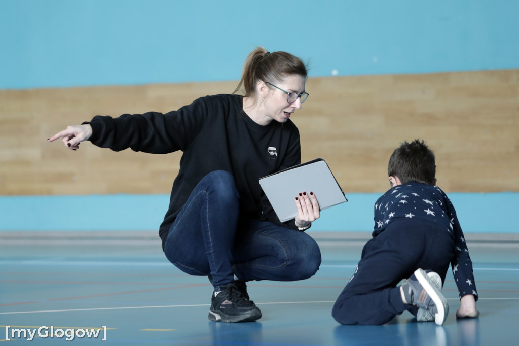 Uczniowie trenowali ze szczypiornistami