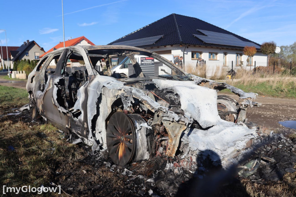 Pożar BMW w Głogowie