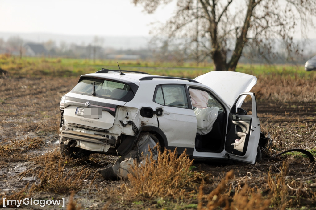 Wypadek na skrzyżowaniu. Trzy osoby poszkodowane