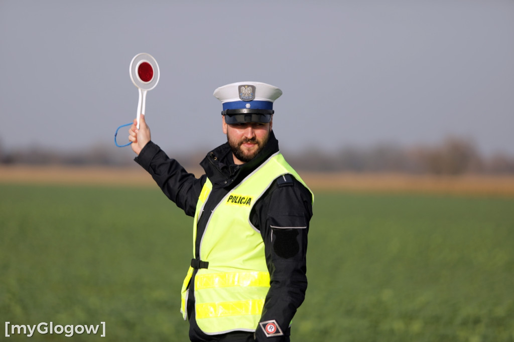 Wypadek na skrzyżowaniu. Trzy osoby poszkodowane