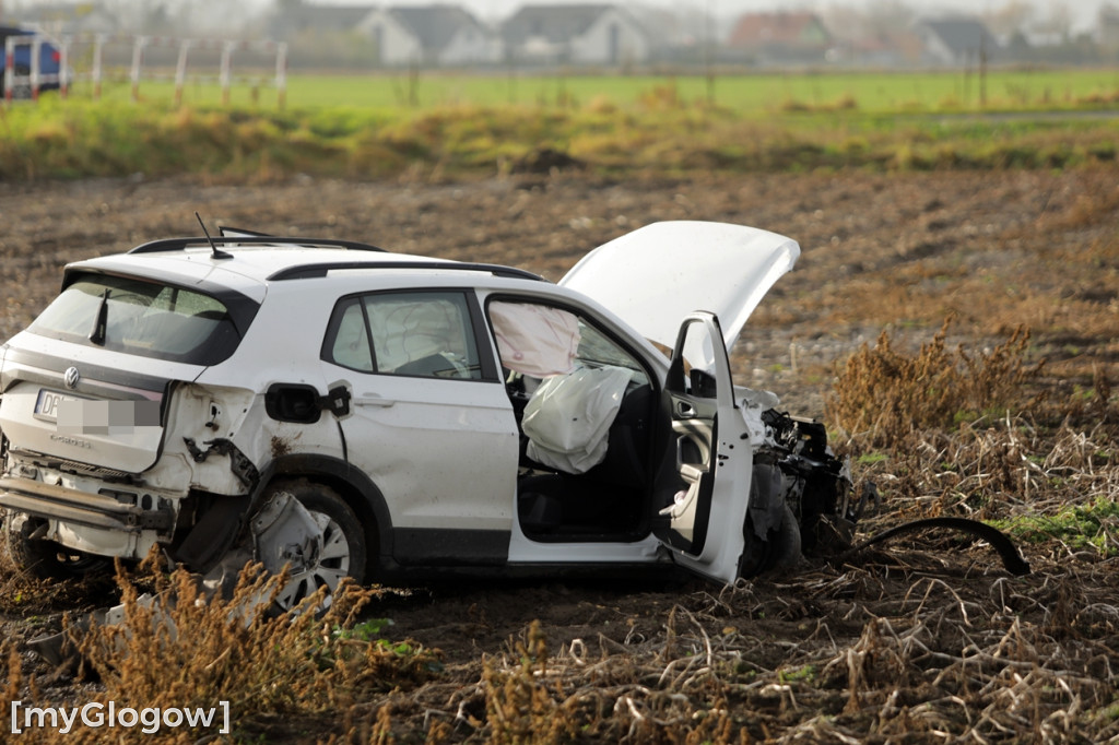 Wypadek na skrzyżowaniu. Trzy osoby poszkodowane