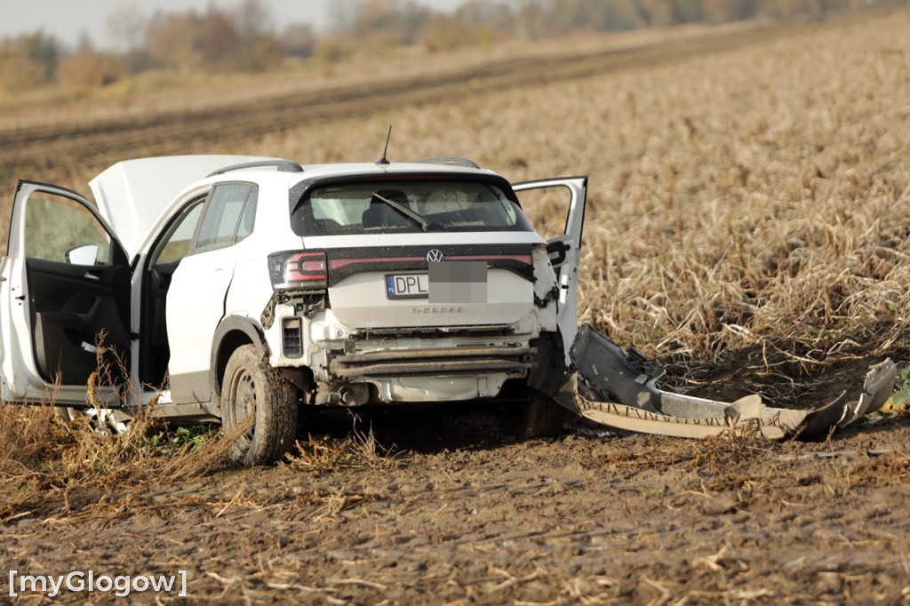 Wypadek na skrzyżowaniu. Trzy osoby poszkodowane