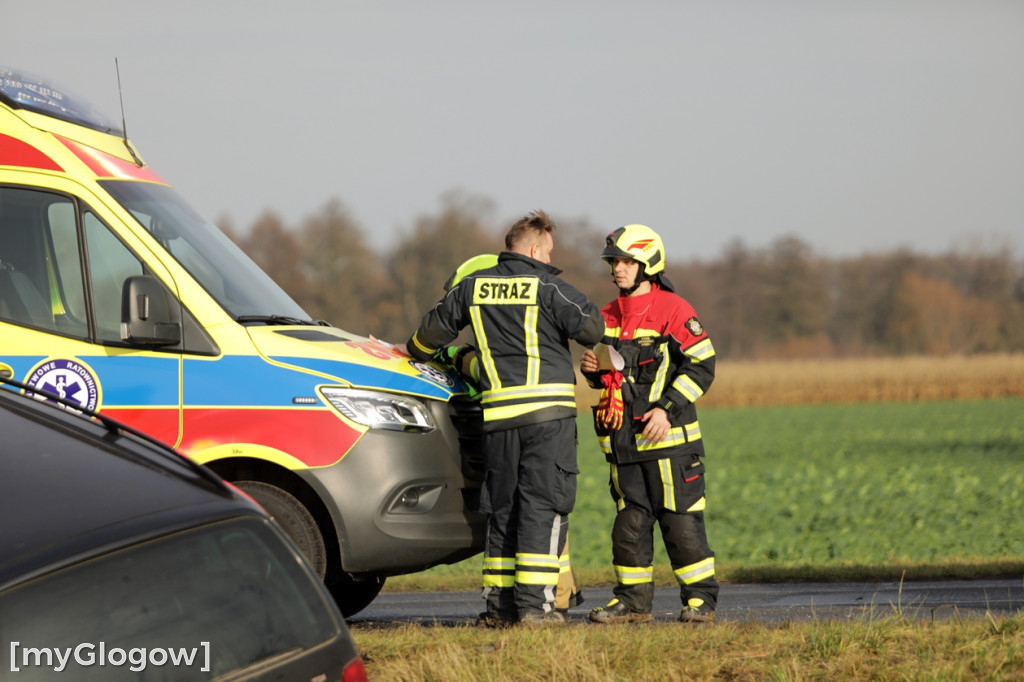 Wypadek na skrzyżowaniu. Trzy osoby poszkodowane