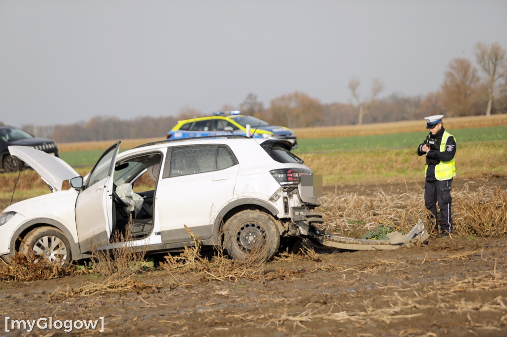 Wypadek na skrzyżowaniu. Trzy osoby poszkodowane