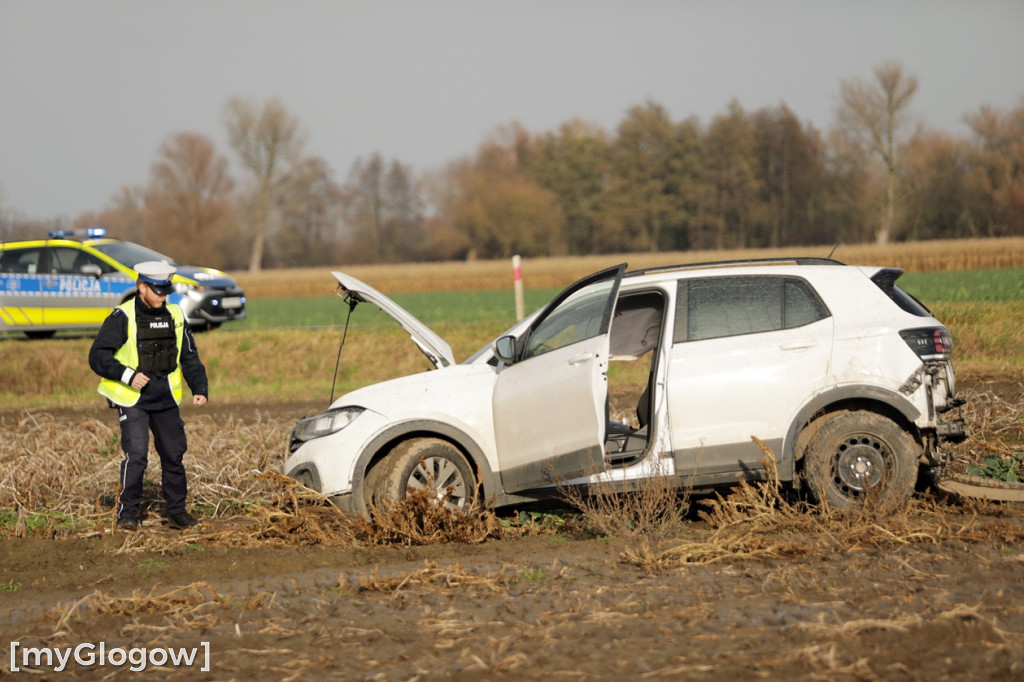 Wypadek na skrzyżowaniu. Trzy osoby poszkodowane