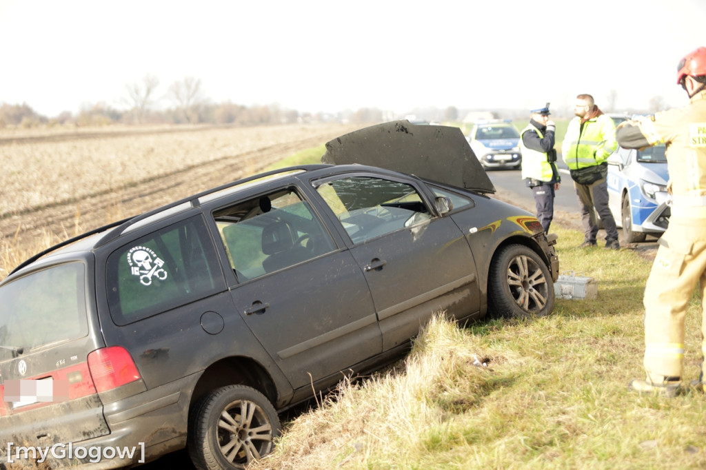 Wypadek na skrzyżowaniu. Trzy osoby poszkodowane