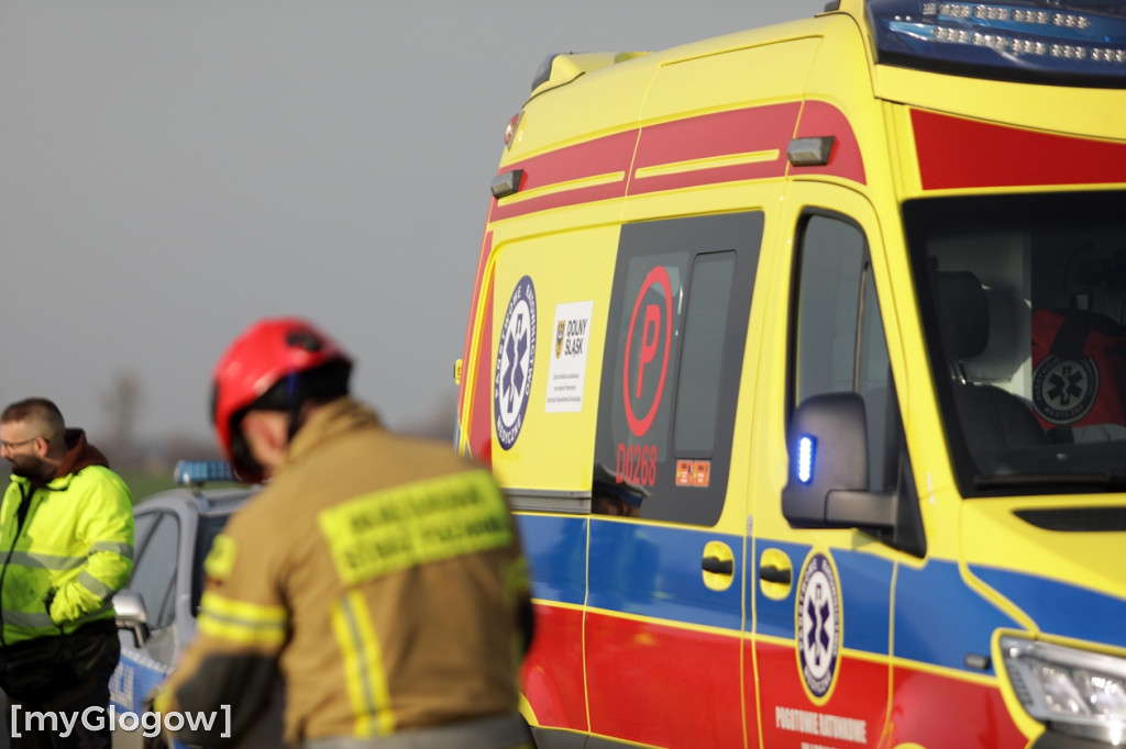 Wypadek na skrzyżowaniu. Trzy osoby poszkodowane