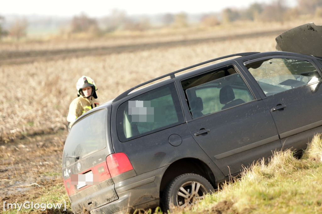 Wypadek na skrzyżowaniu. Trzy osoby poszkodowane