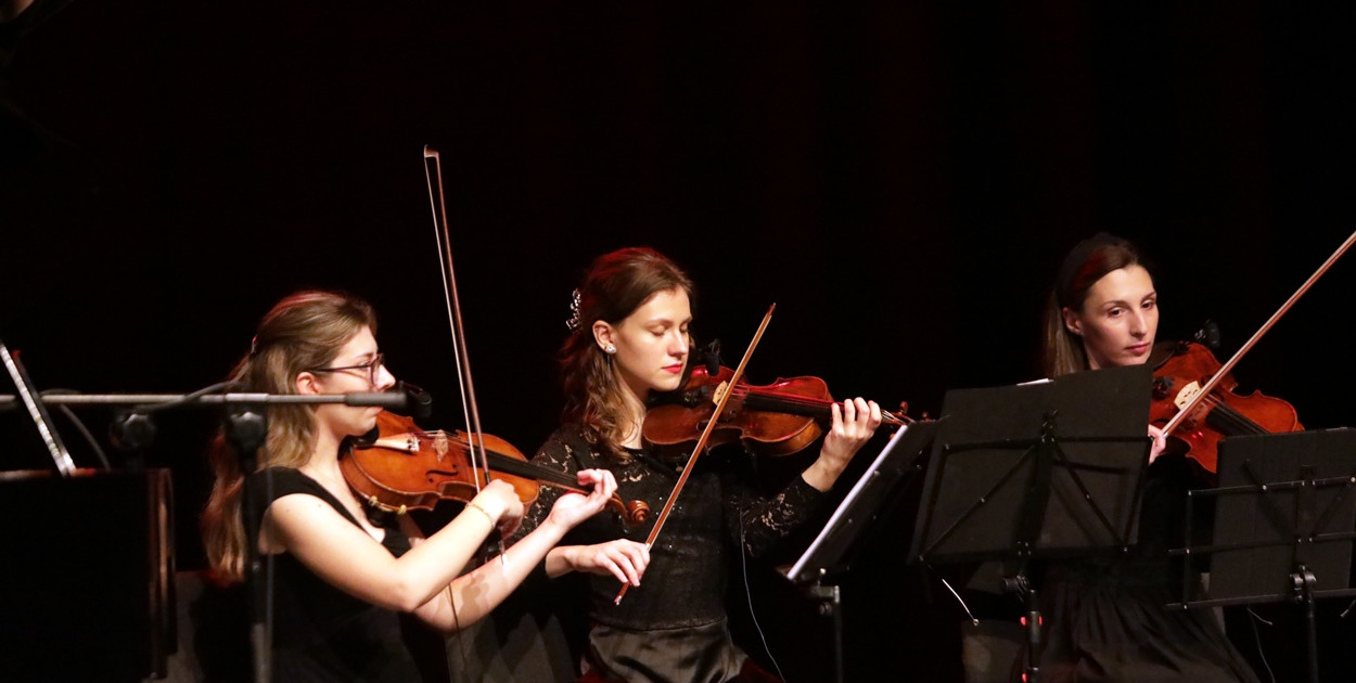 Charytatywny koncert ze zbiórką w tle