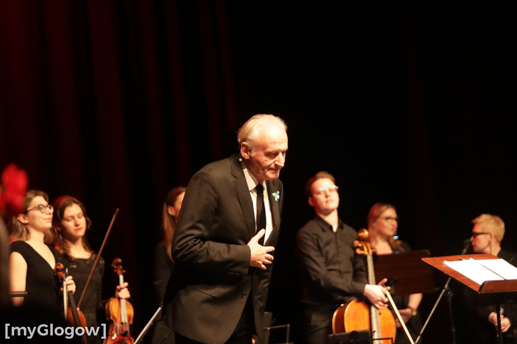 Charytatywny koncert ze zbiórką w tle