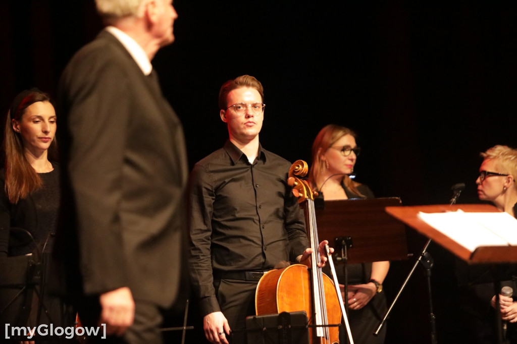 Charytatywny koncert ze zbiórką w tle