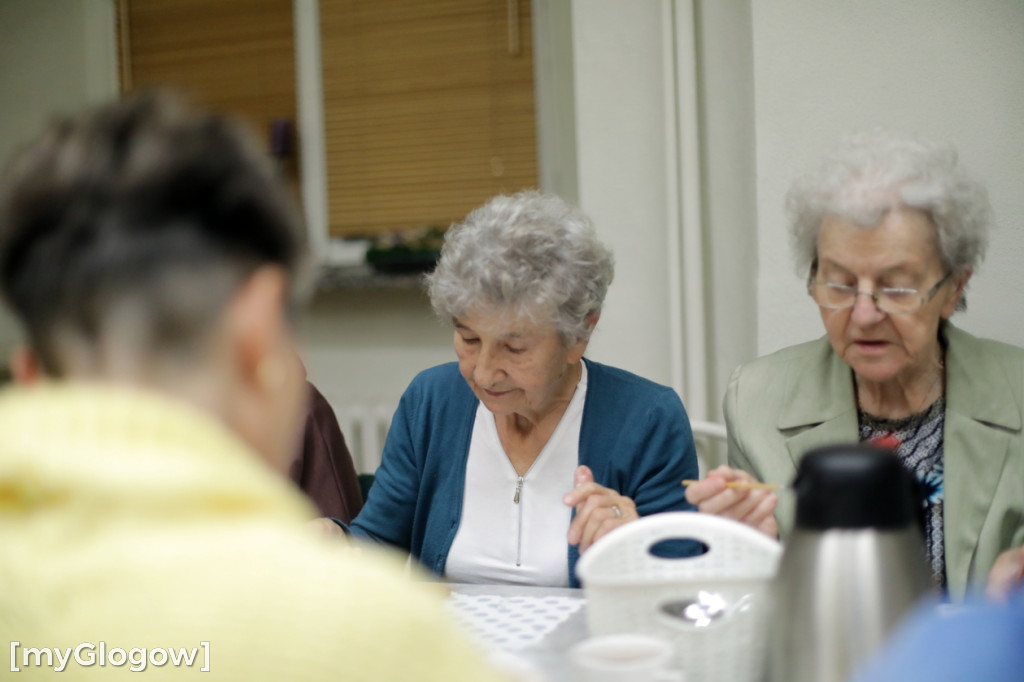Pieką pyszne pierniki na święto parafii