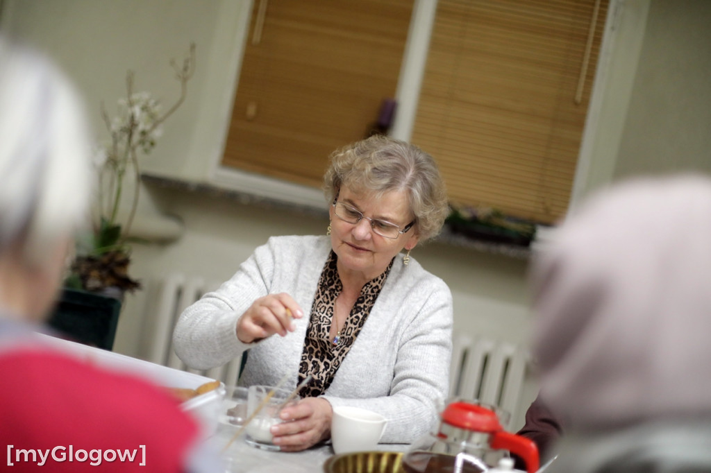 Pieką pyszne pierniki na święto parafii