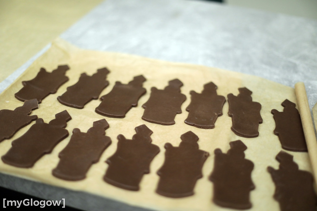 Pieką pyszne pierniki na święto parafii