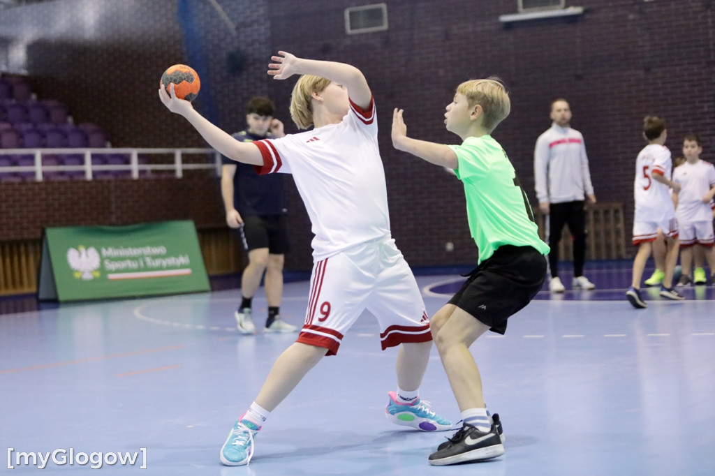 Święto piłki ręcznej! Uczniowie na parkiecie