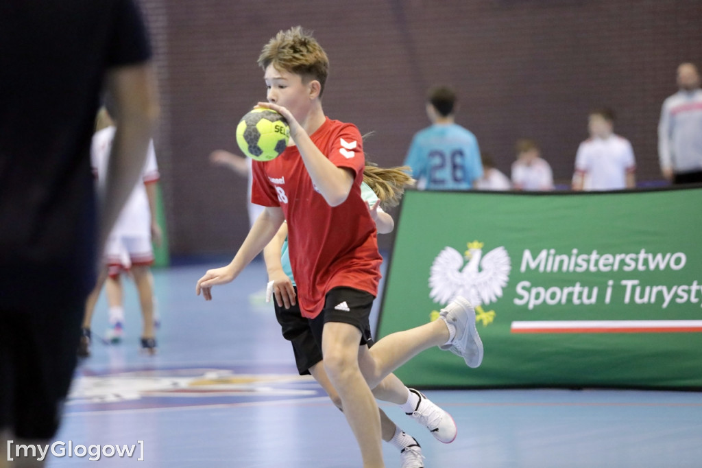 Święto piłki ręcznej! Uczniowie na parkiecie