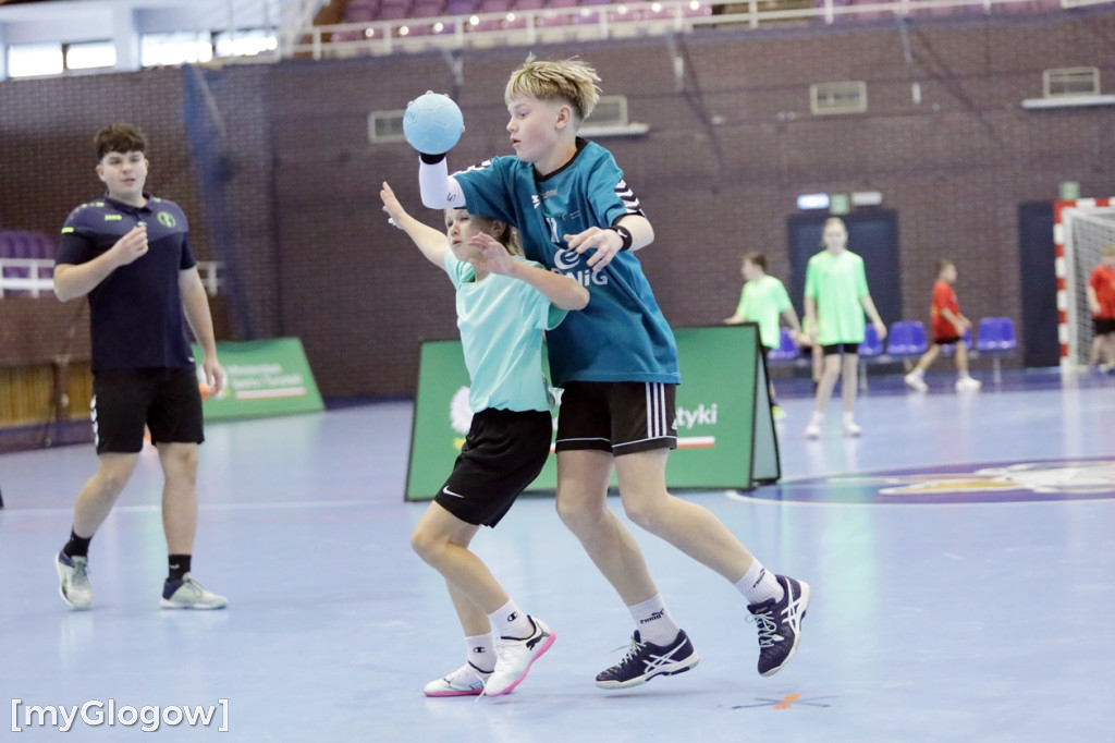 Święto piłki ręcznej! Uczniowie na parkiecie