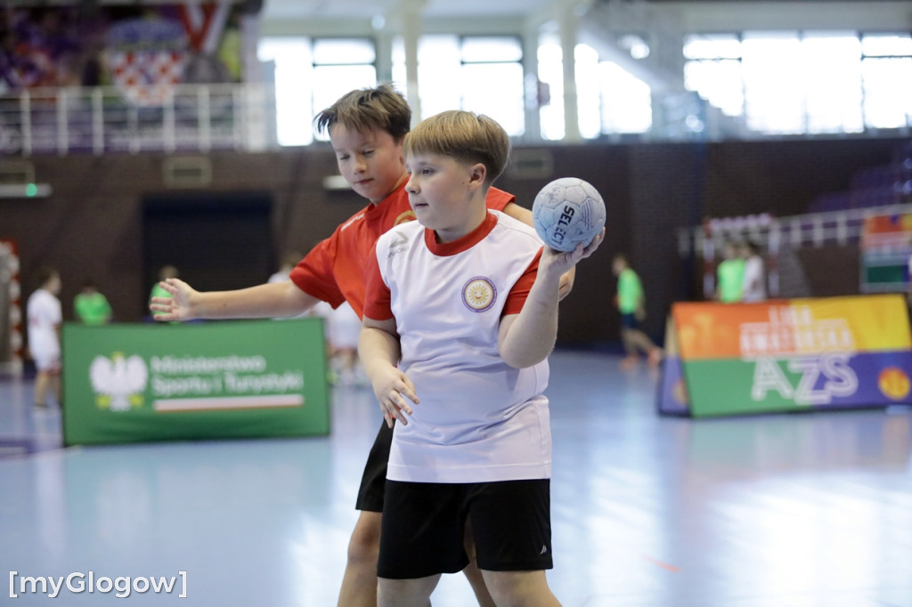 Święto piłki ręcznej! Uczniowie na parkiecie