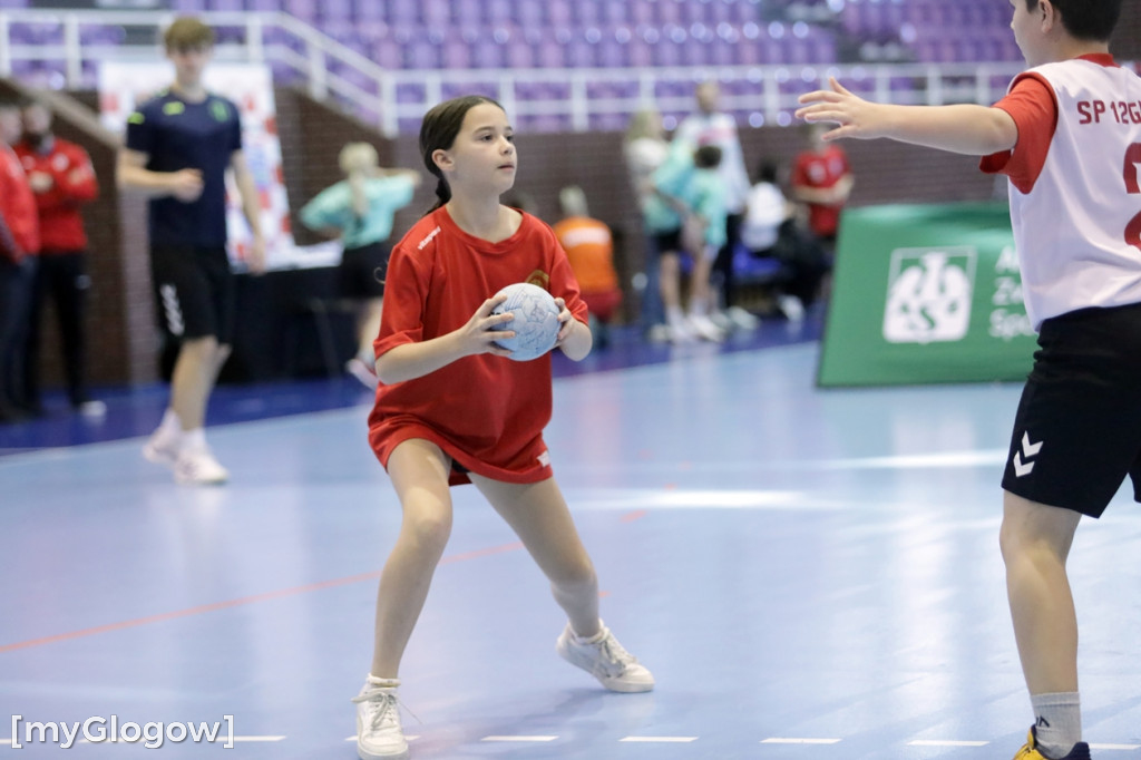 Święto piłki ręcznej! Uczniowie na parkiecie