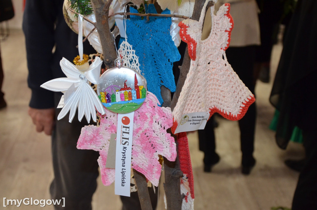 Wystawa rękodzieła seniorów otwarta