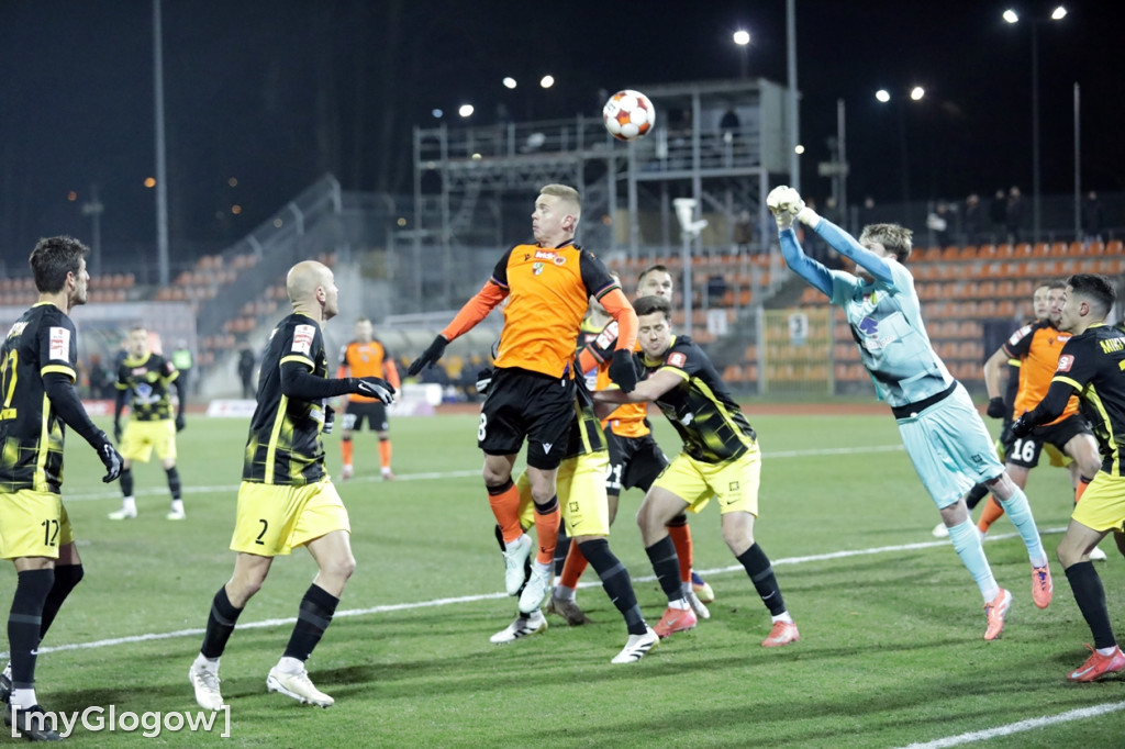 Kibice na stadionie, Chrobry w gazie