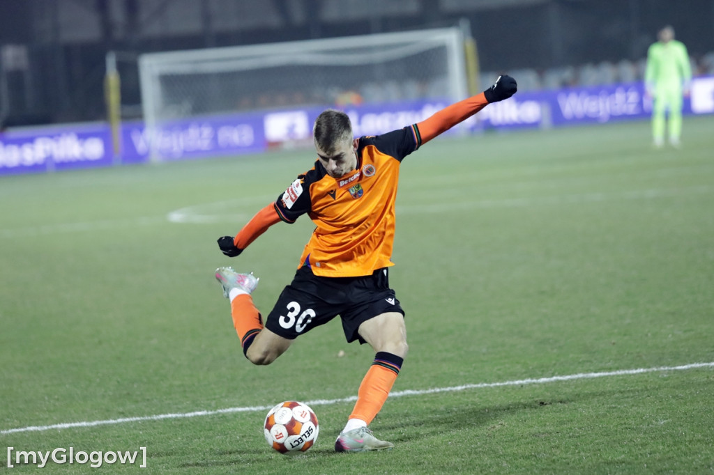 Kibice na stadionie, Chrobry w gazie